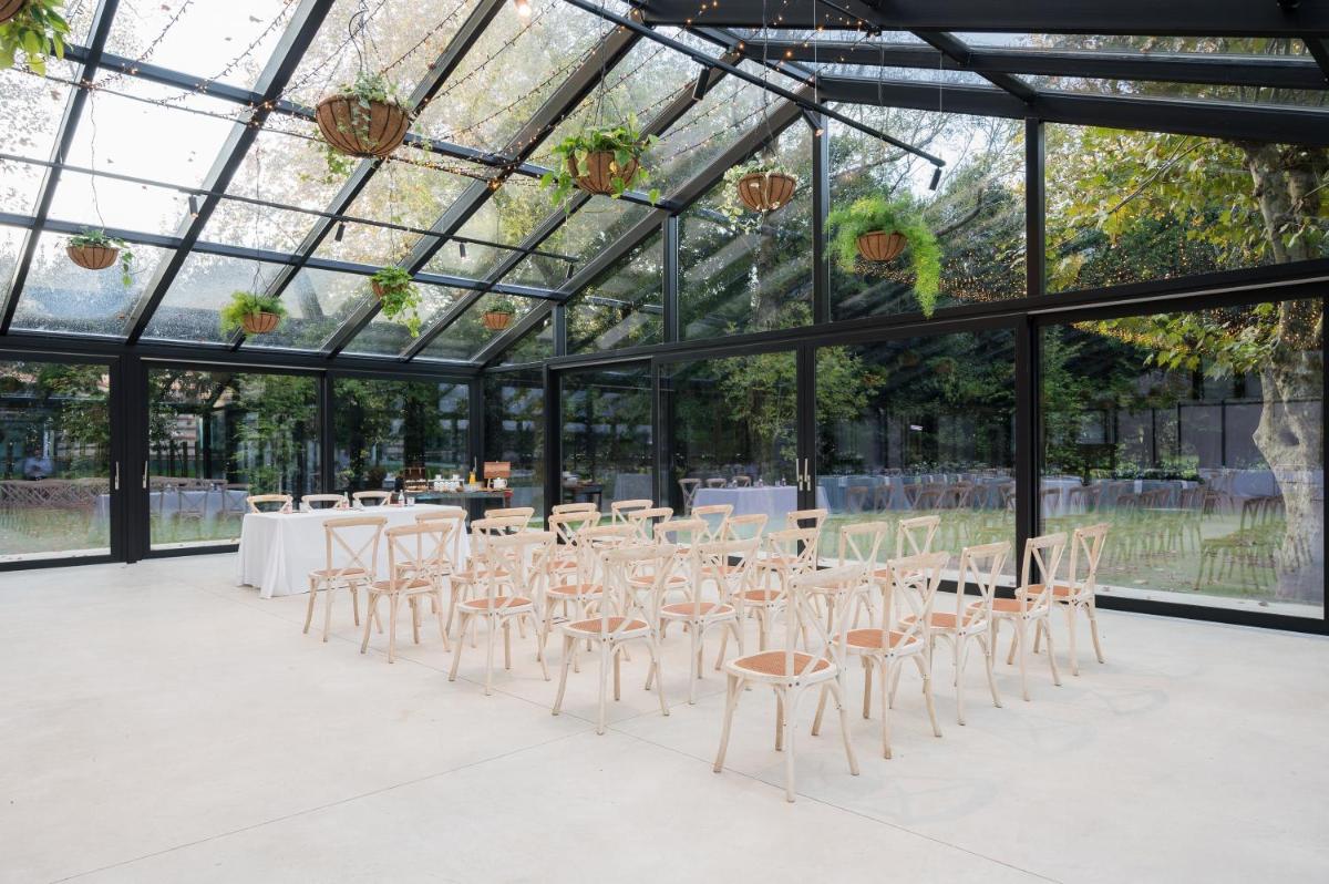 Un restaurante o sitio para comer en Castilla Termal Solares
