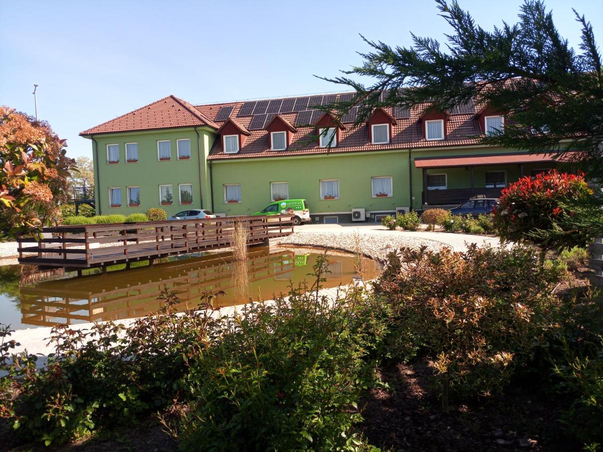 Land-Plan Hotel - Housity