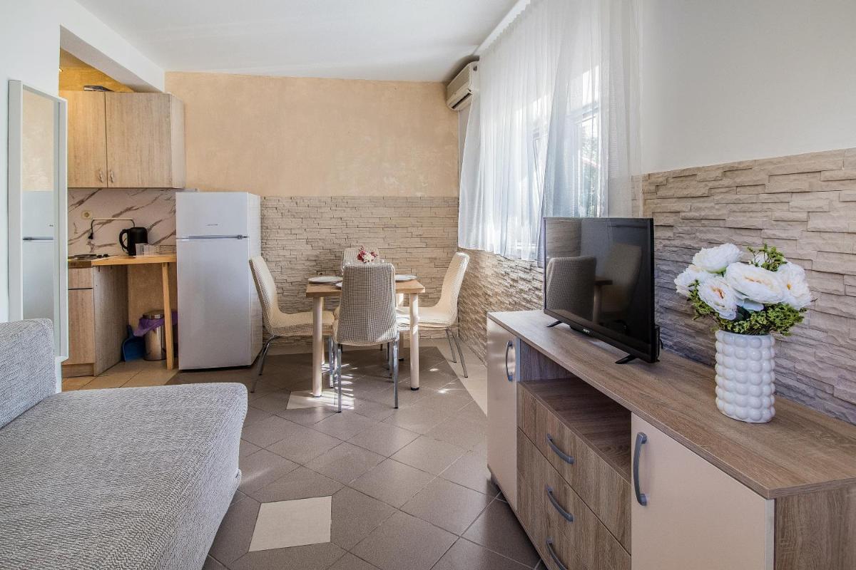 Dream House Rajic - Housity