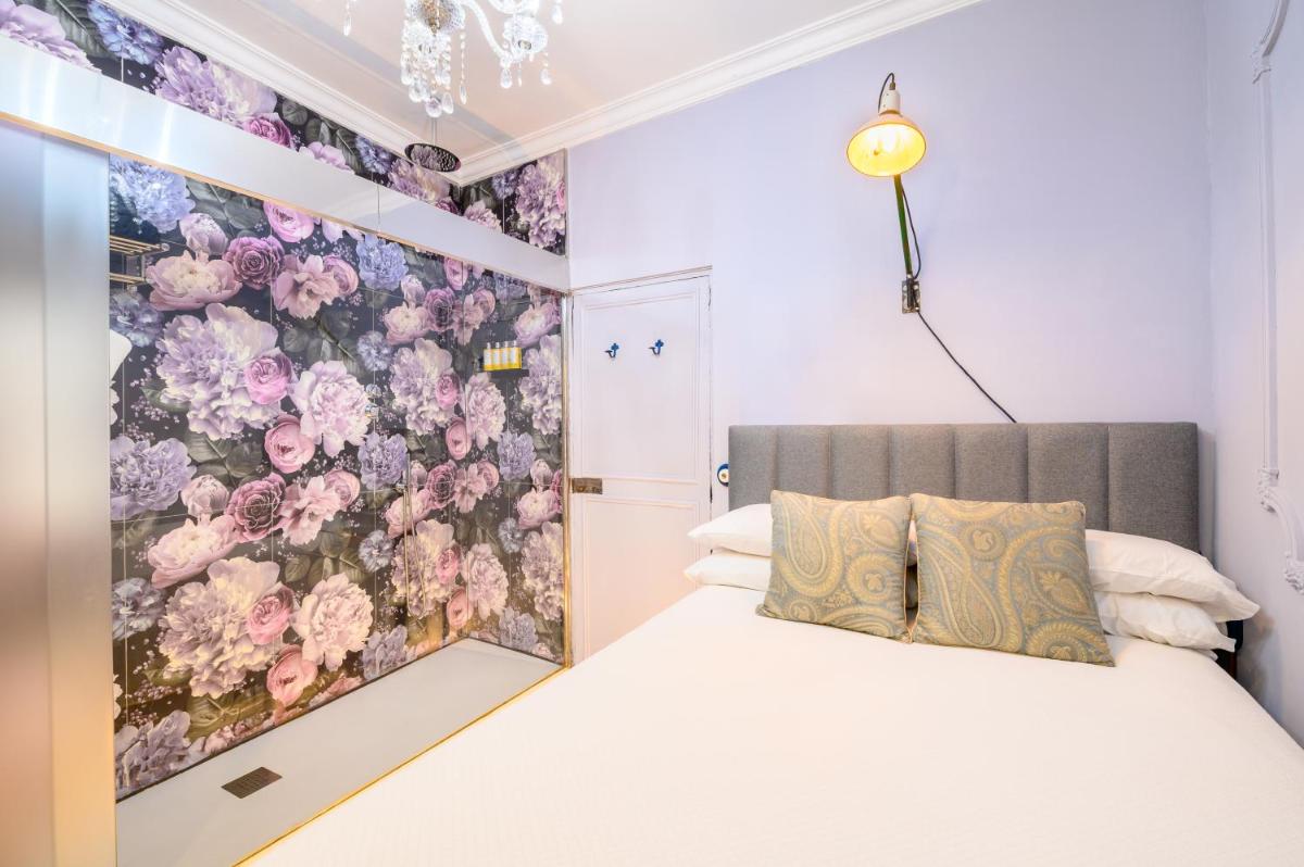 Dog Admiral - Urban Guest House - Housity