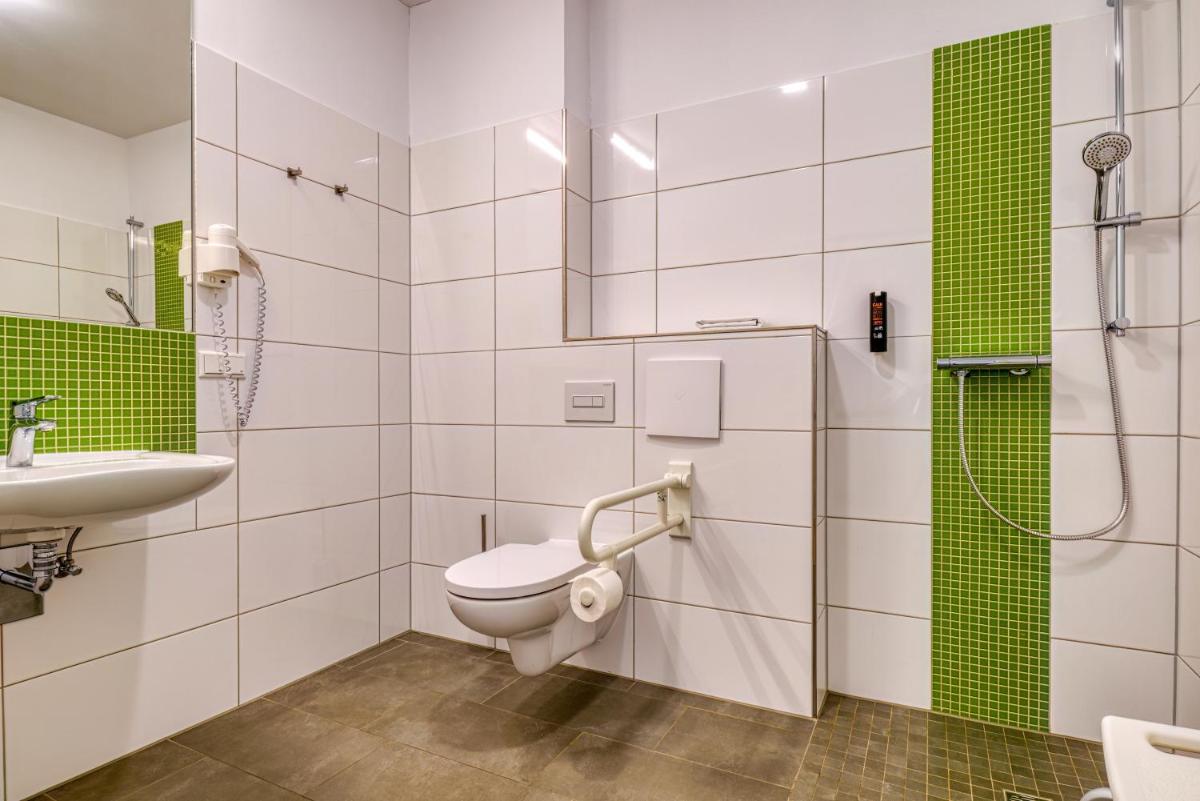 NiceToStay by Fairway Hotels - Housity