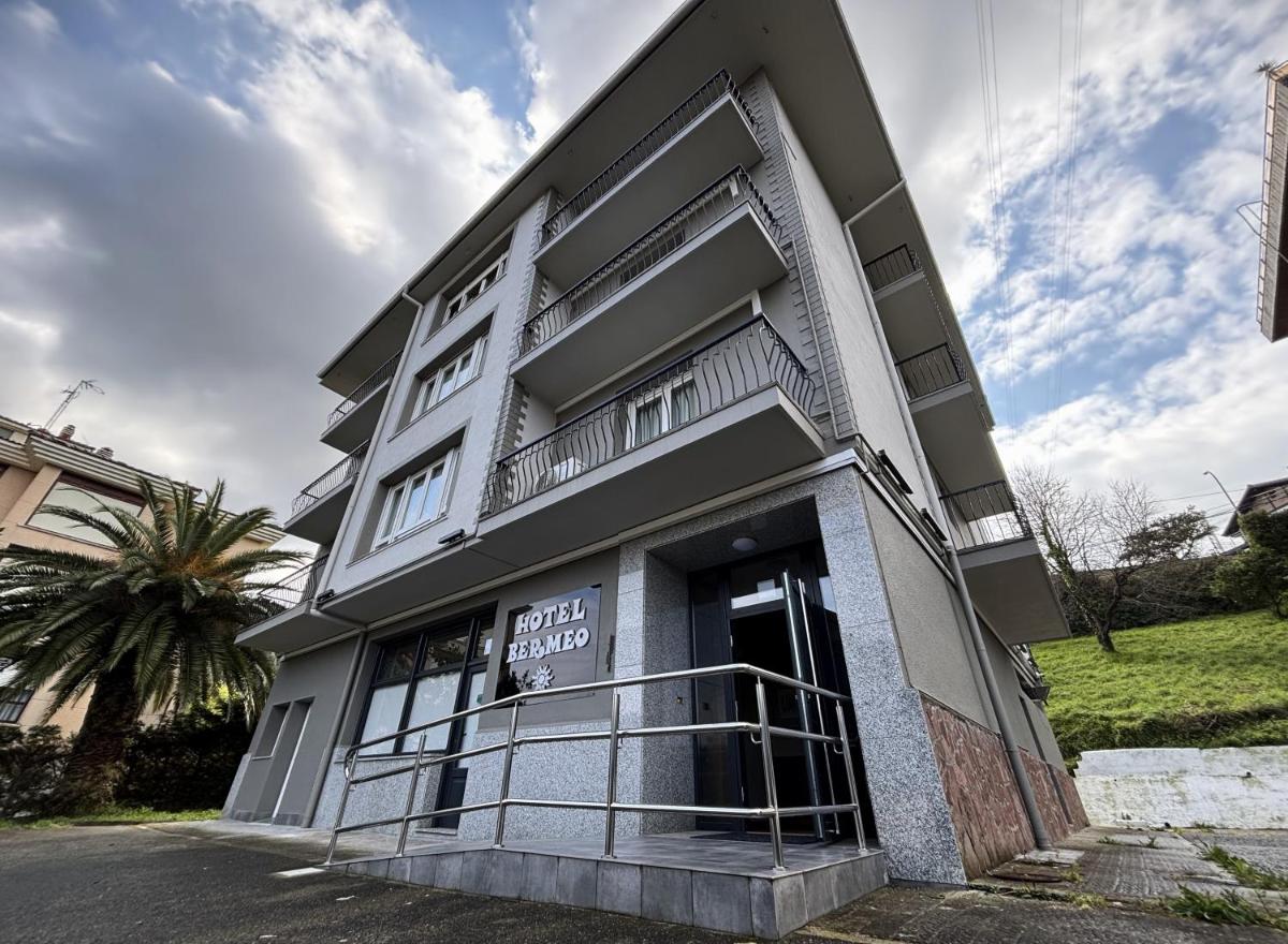 Hotel Bermeo - Housity