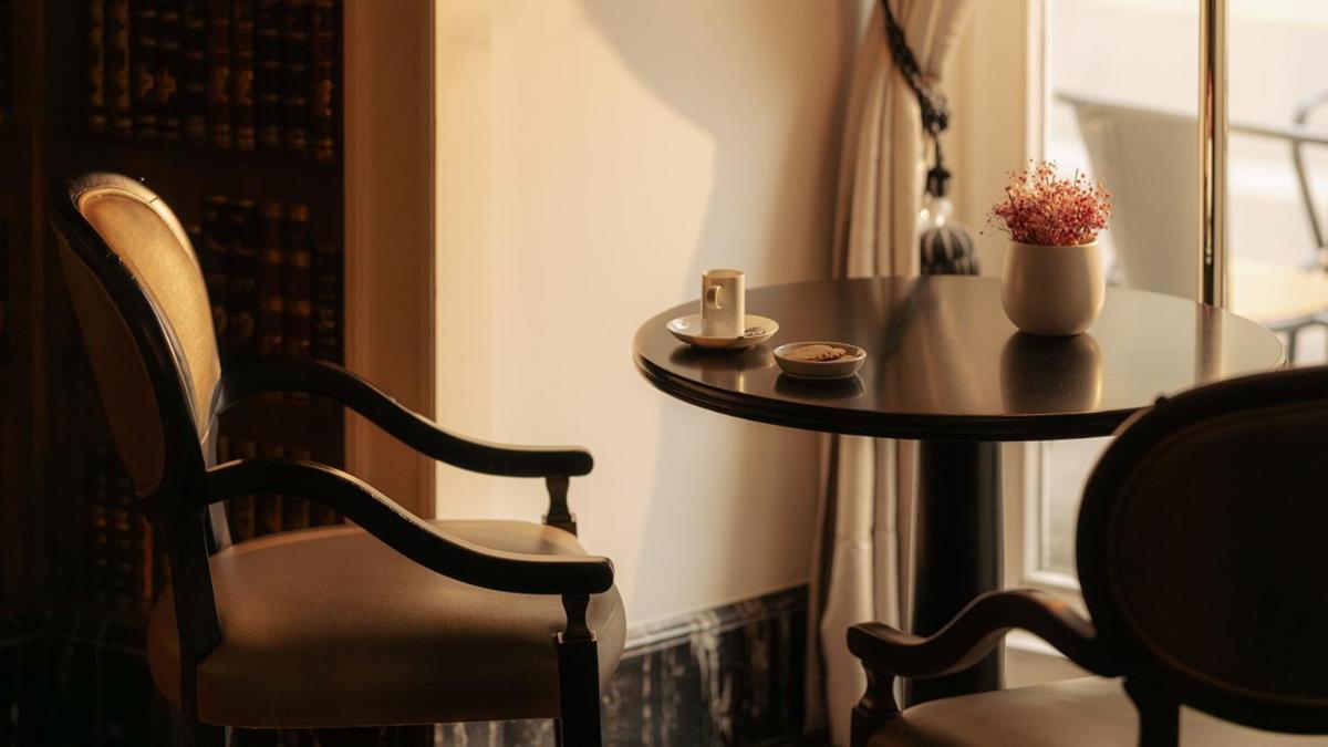 Uma área de estar em InterContinental Porto - Palacio das Cardosas by IHG