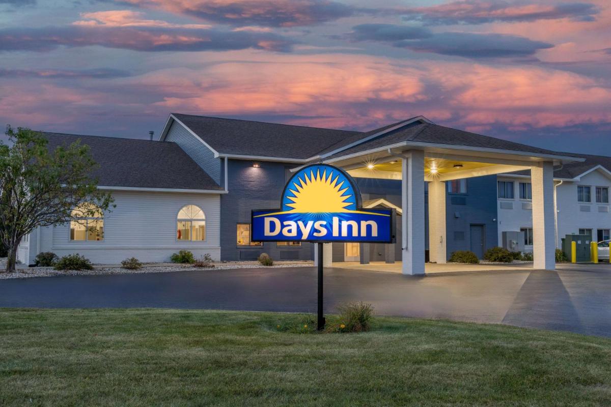 Days Inn by Wyndham Racine/Sturtevant - Housity