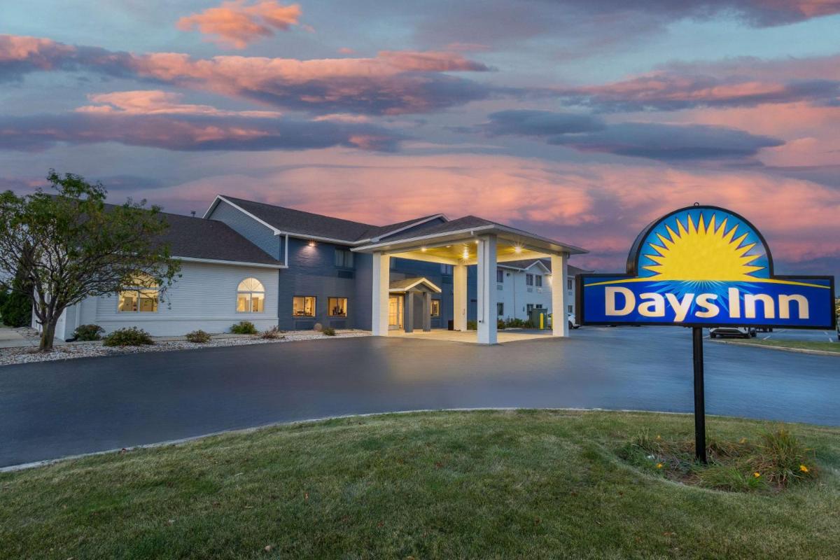 Days Inn by Wyndham Racine/Sturtevant - Housity
