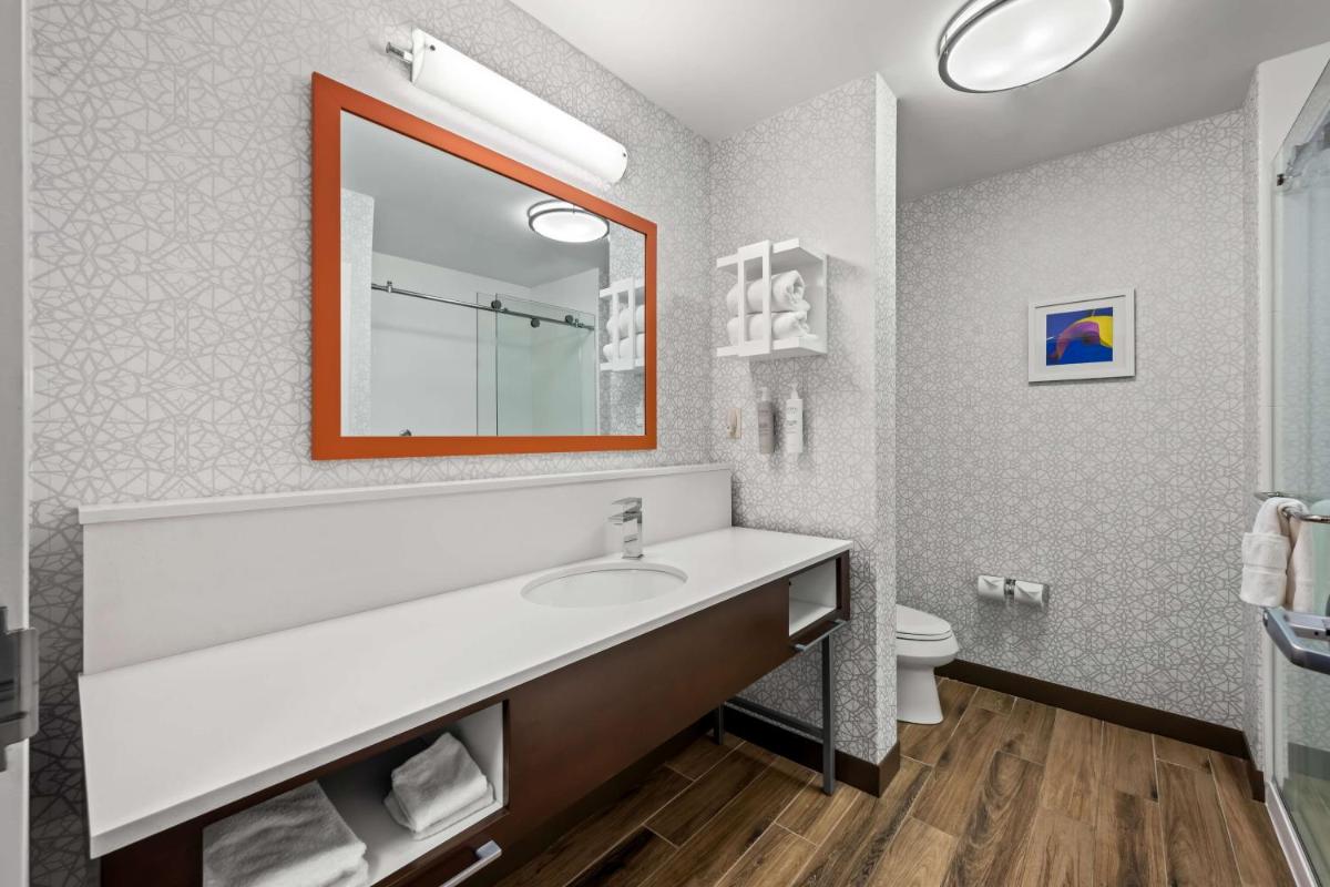 Hampton Inn Greenville - Housity
