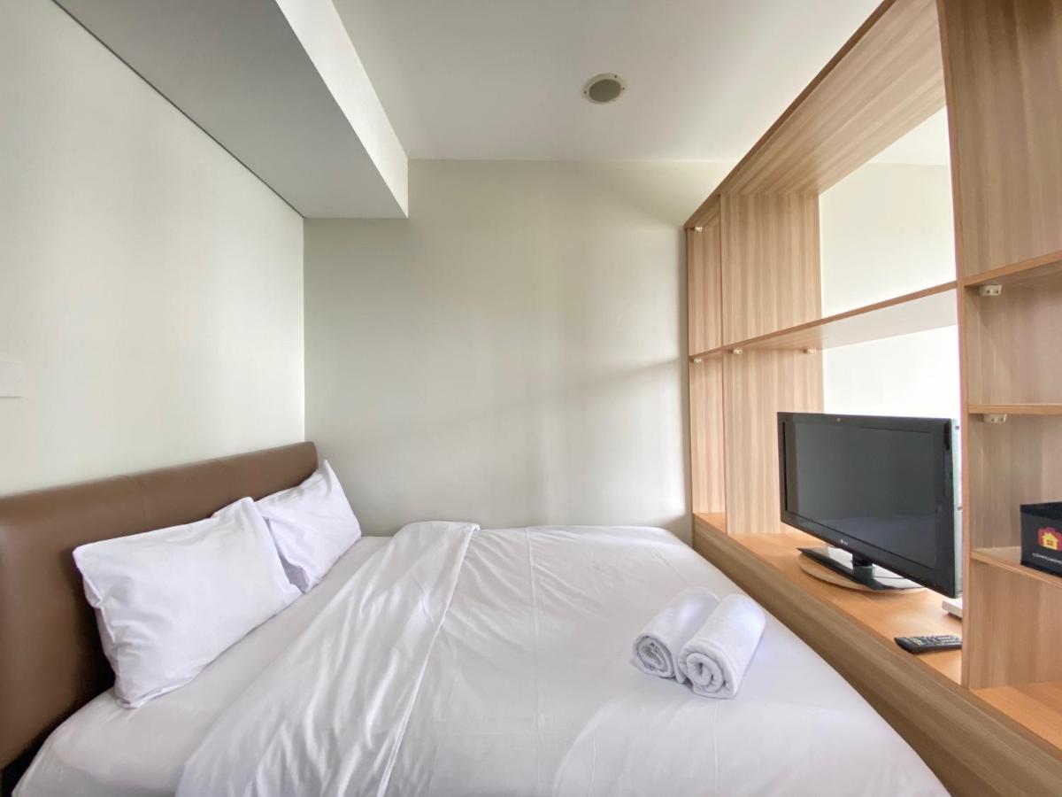 Stylish & Comfy Studio at Dago Suites Apartment By Travelio - Housity
