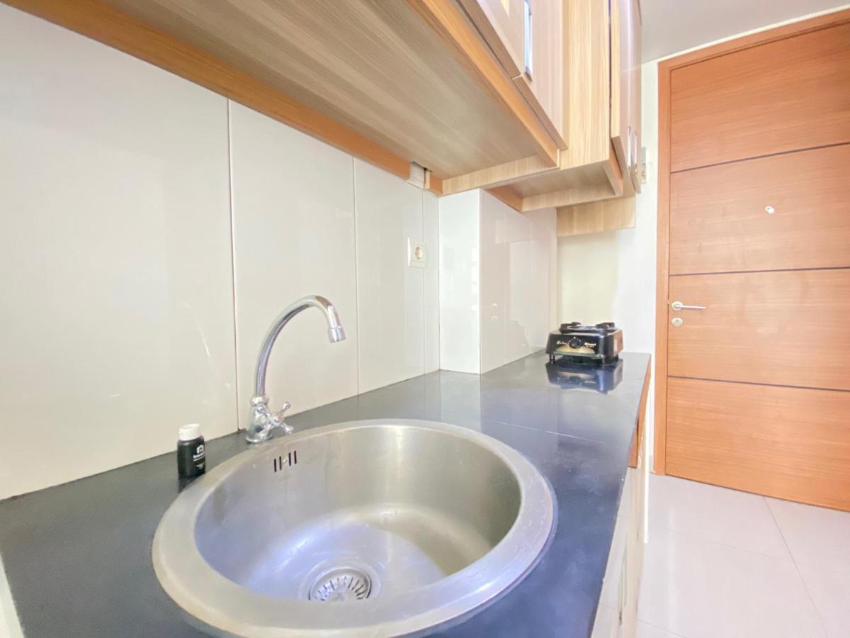 Stylish & Comfy Studio at Dago Suites Apartment By Travelio - Housity