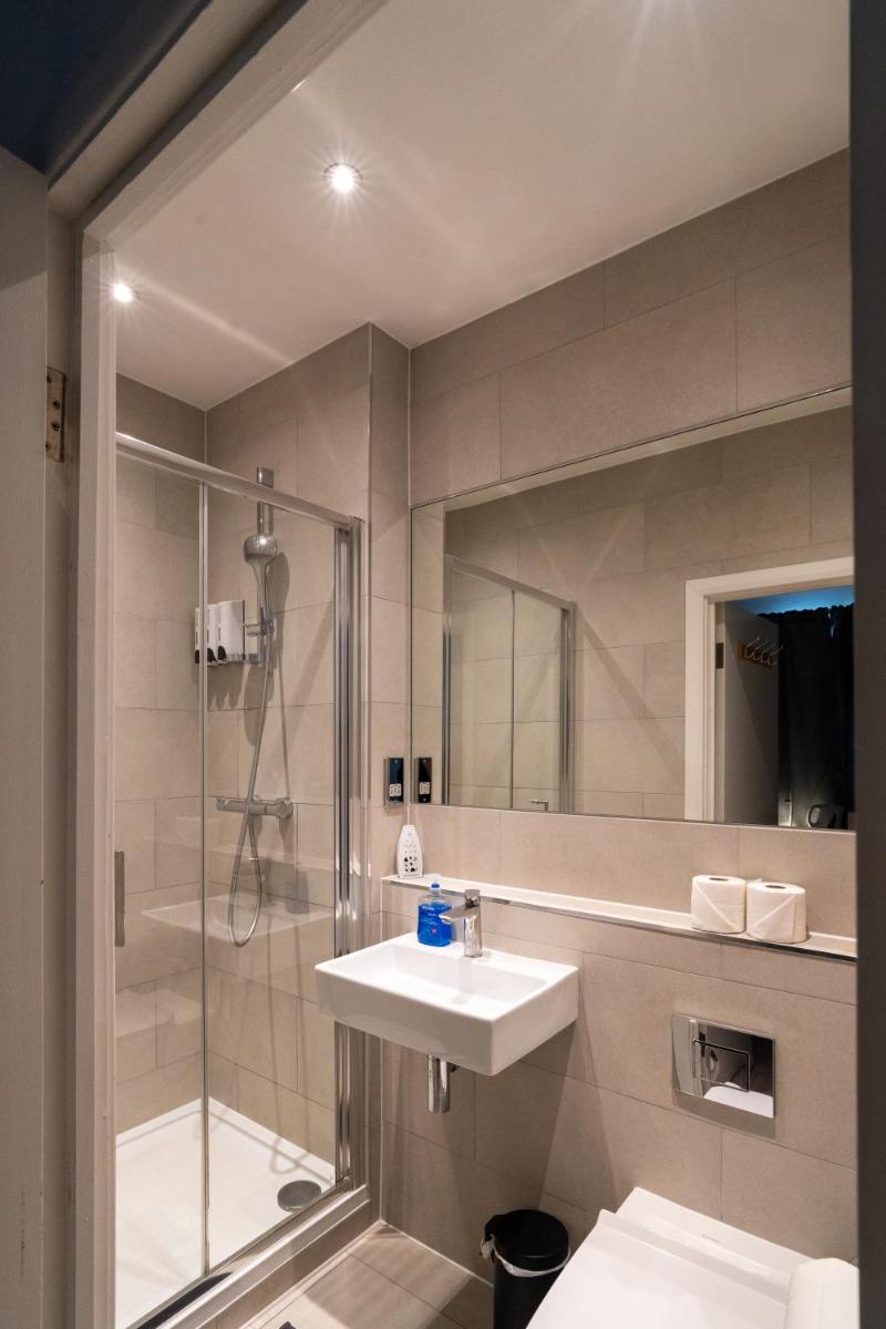 Abbey Point Hotel - Housity