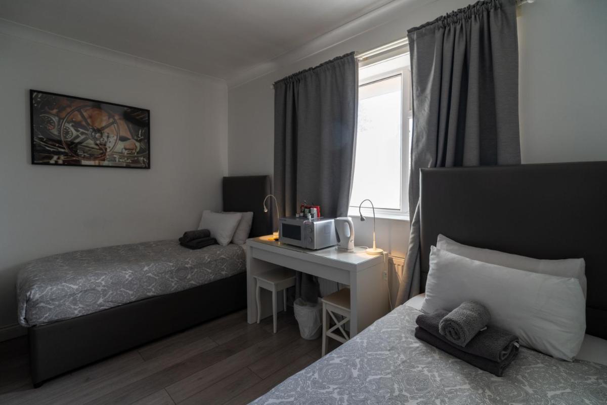 Abbey Point Hotel - Housity
