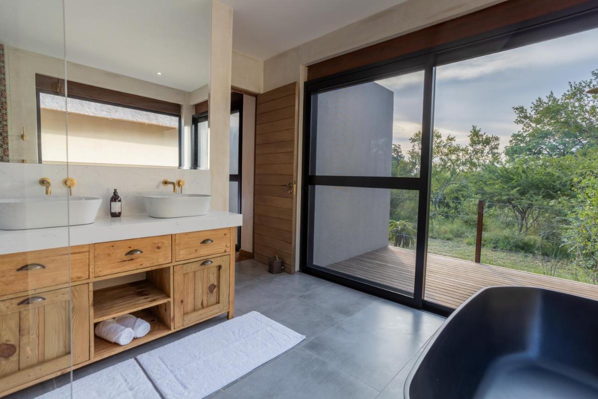 Bush House Zandspruit - Housity