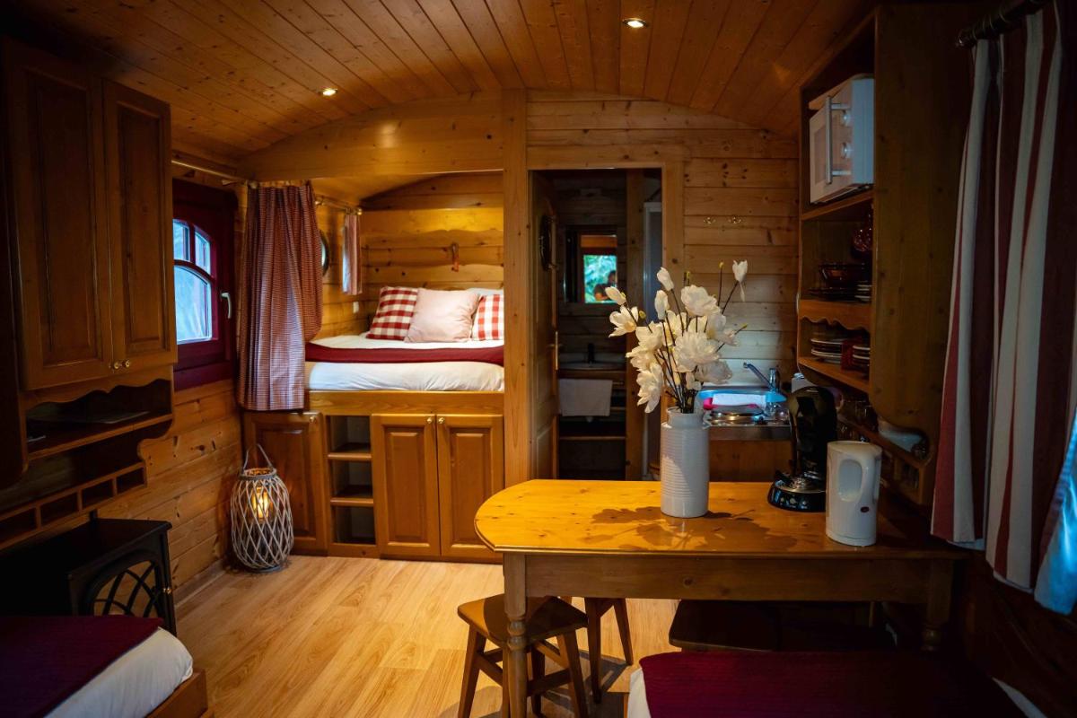Le Roulottes du Petit Gouffre de Padirac avec Spa - Housity
