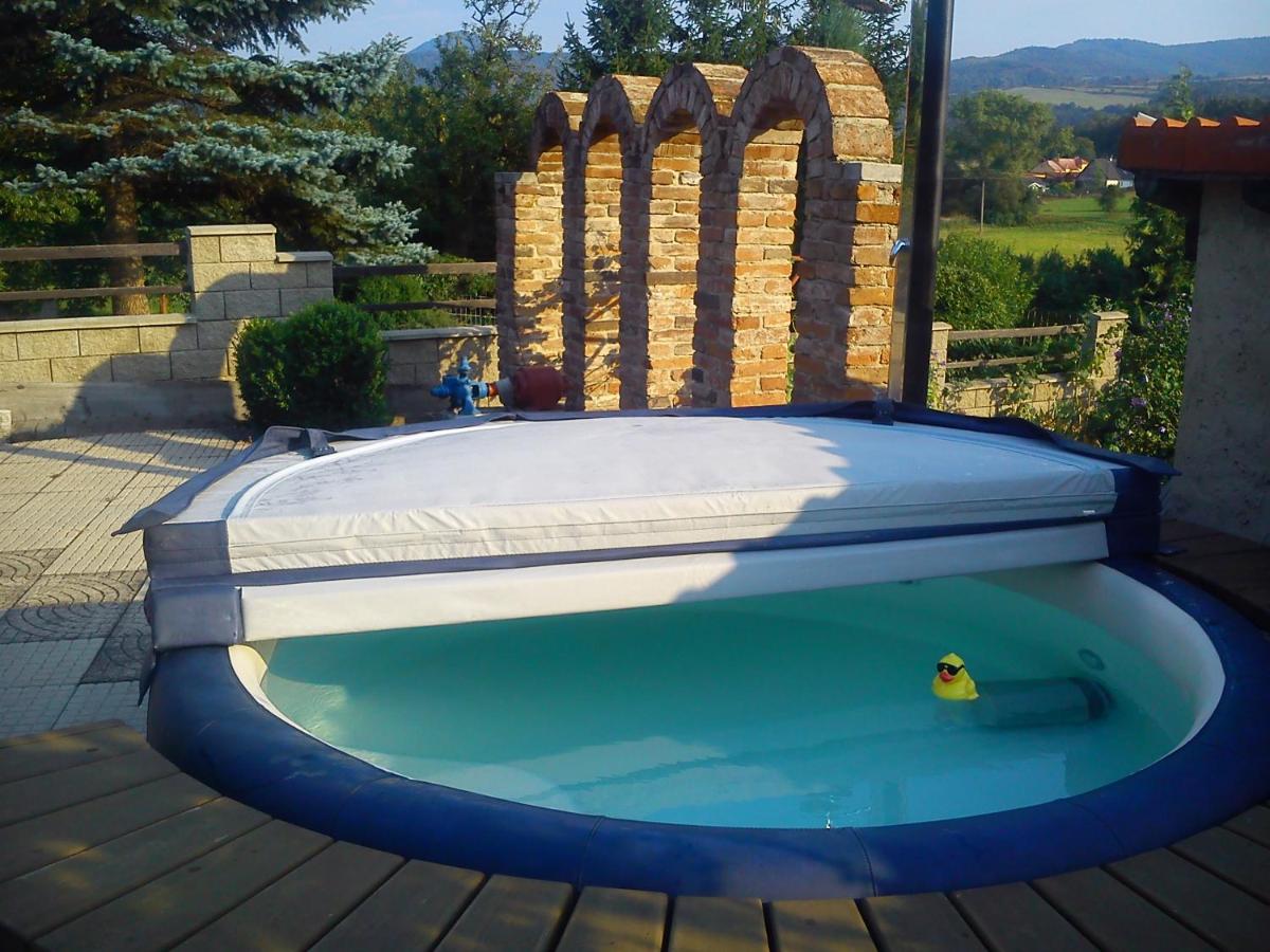 Apartments České Středohoří - Housity