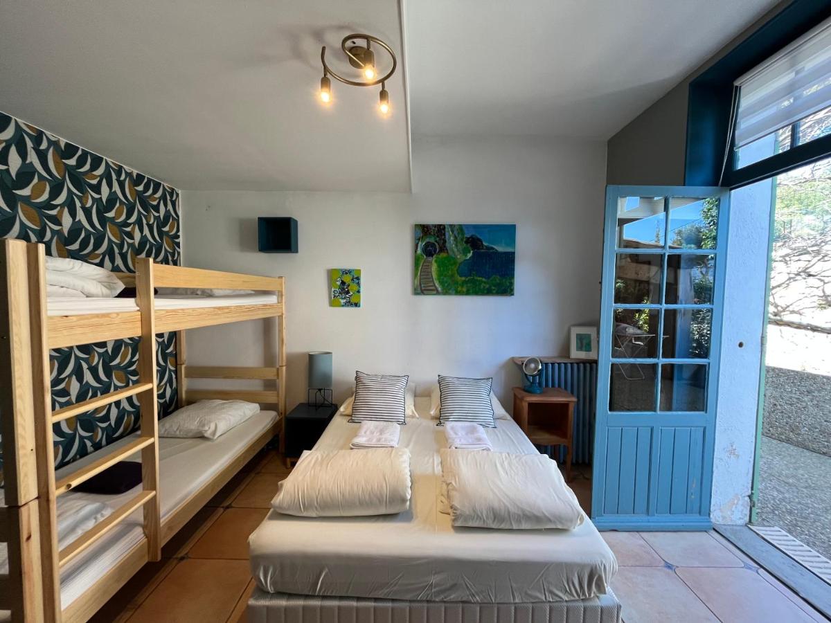 Cassis Hostel - Housity