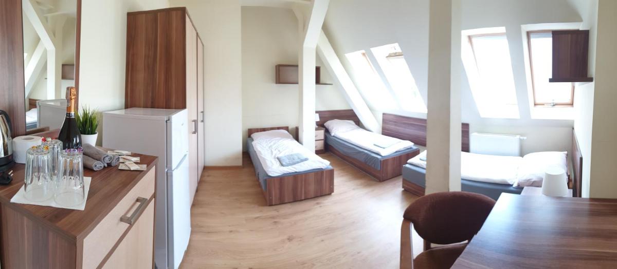 Rentumi Hostel Świnoujście pokoje turystyczne, noclegi centrum, blisko morza - Housity
