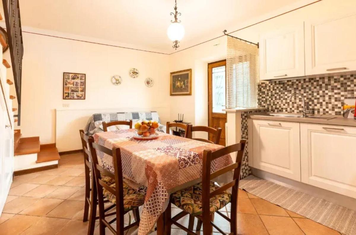 Cozy House in Castelnuovo di Garfagnana + Large Garden - Housity