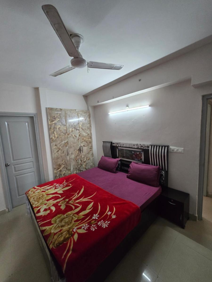 Sector143 near Advant Office-2BHK-Society-55