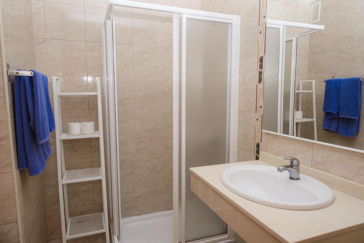 Apartamentos Las Arenas - Housity