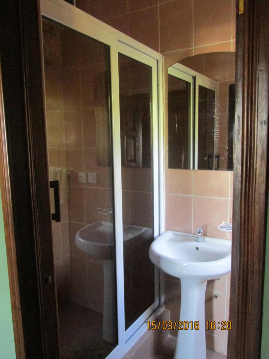 Jamaica Inn Guest House - Housity