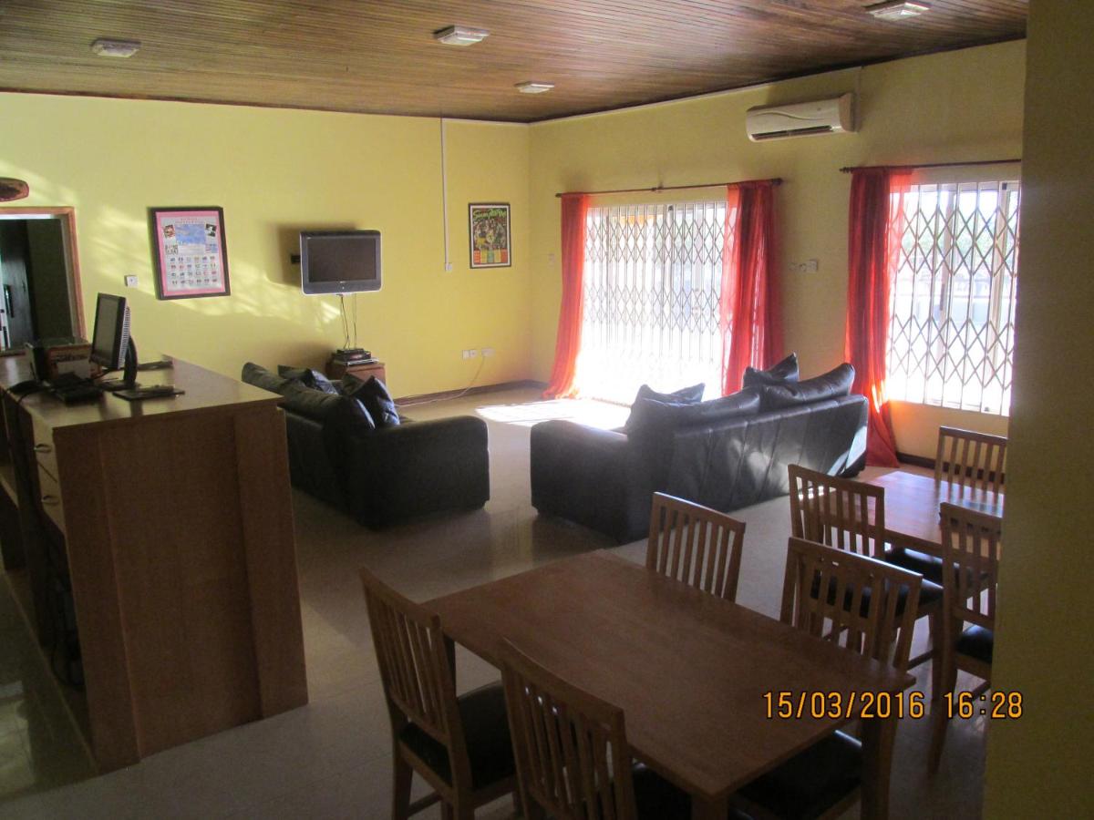 Jamaica Inn Guest House - Housity