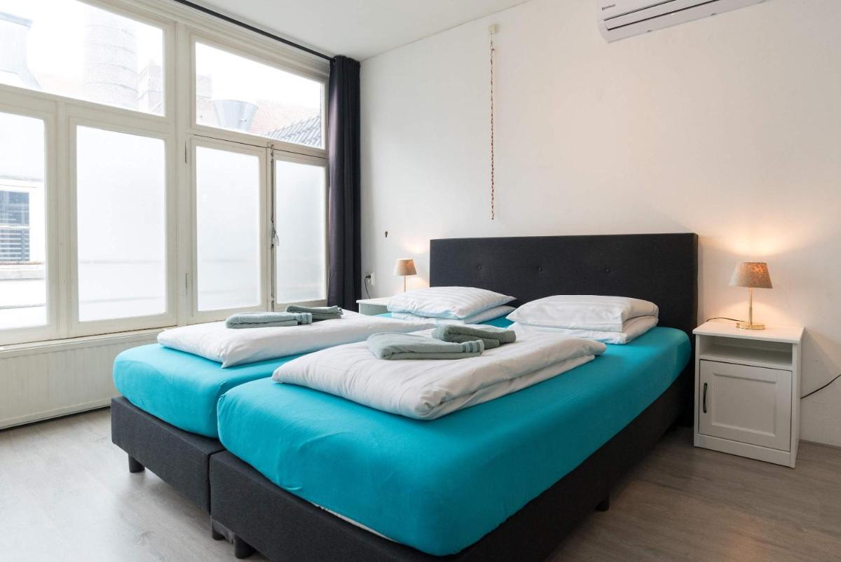 RedLight District Private Smokers Friendly Studio - Housity