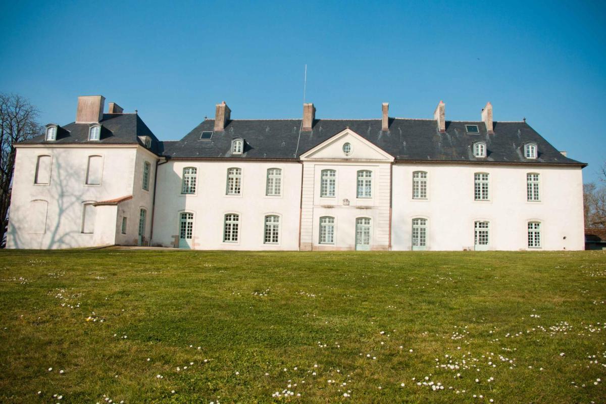 Surprenantes - Château du Pé - Housity