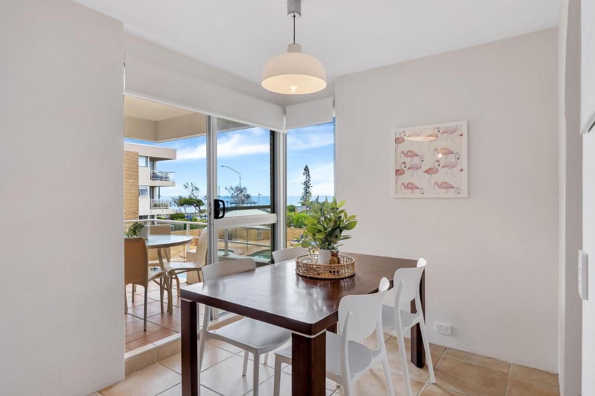 Headlands 10 Two Bedroom Beachside Apartment with Magical Ocean Views Great Value for Money - Housity