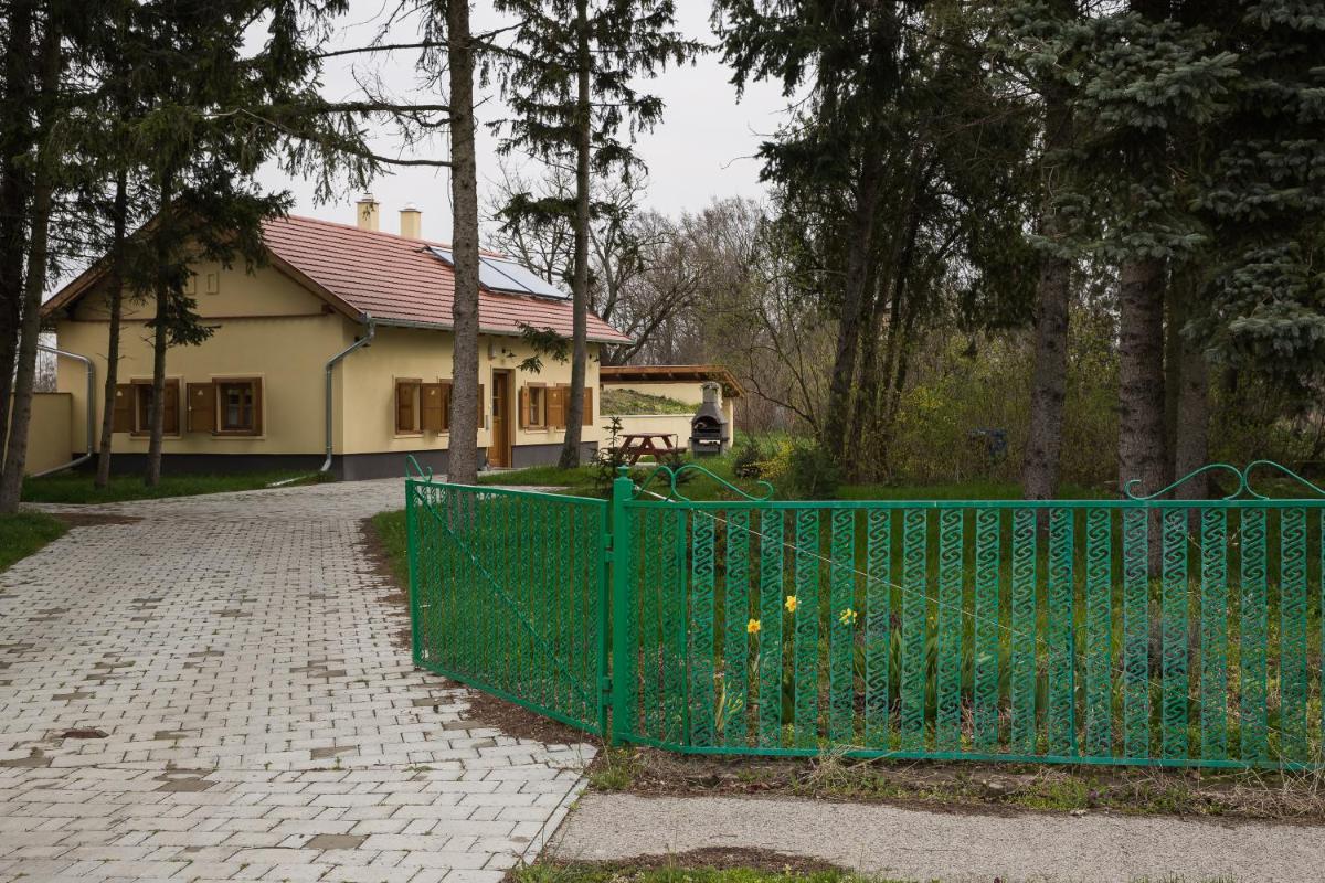 Török Vendégház - Housity