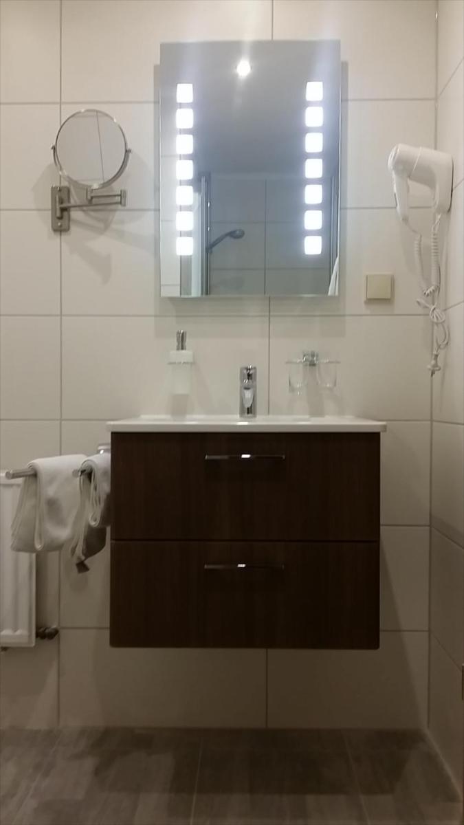 Hotel Rheinkrone - Housity