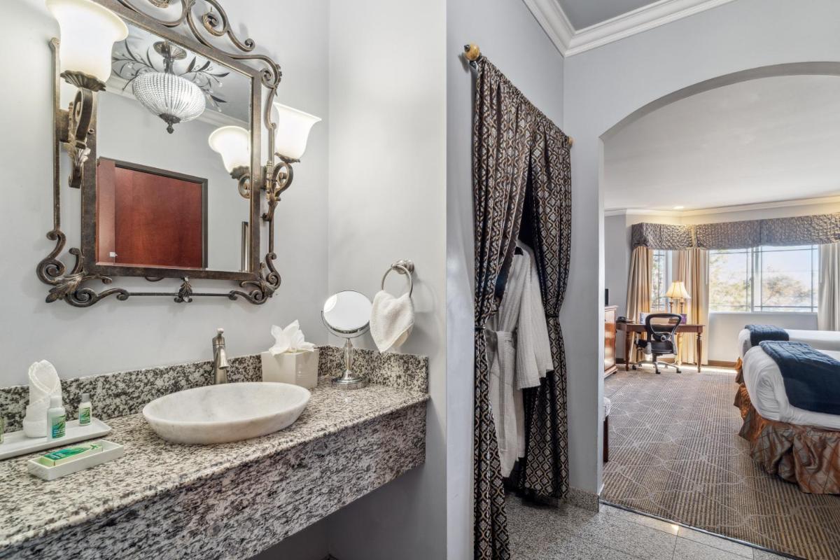 Villa Montes Hotel - Housity