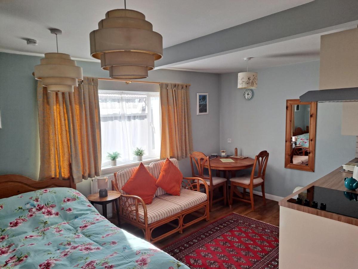 Cheltenham Studio Apartment - Housity