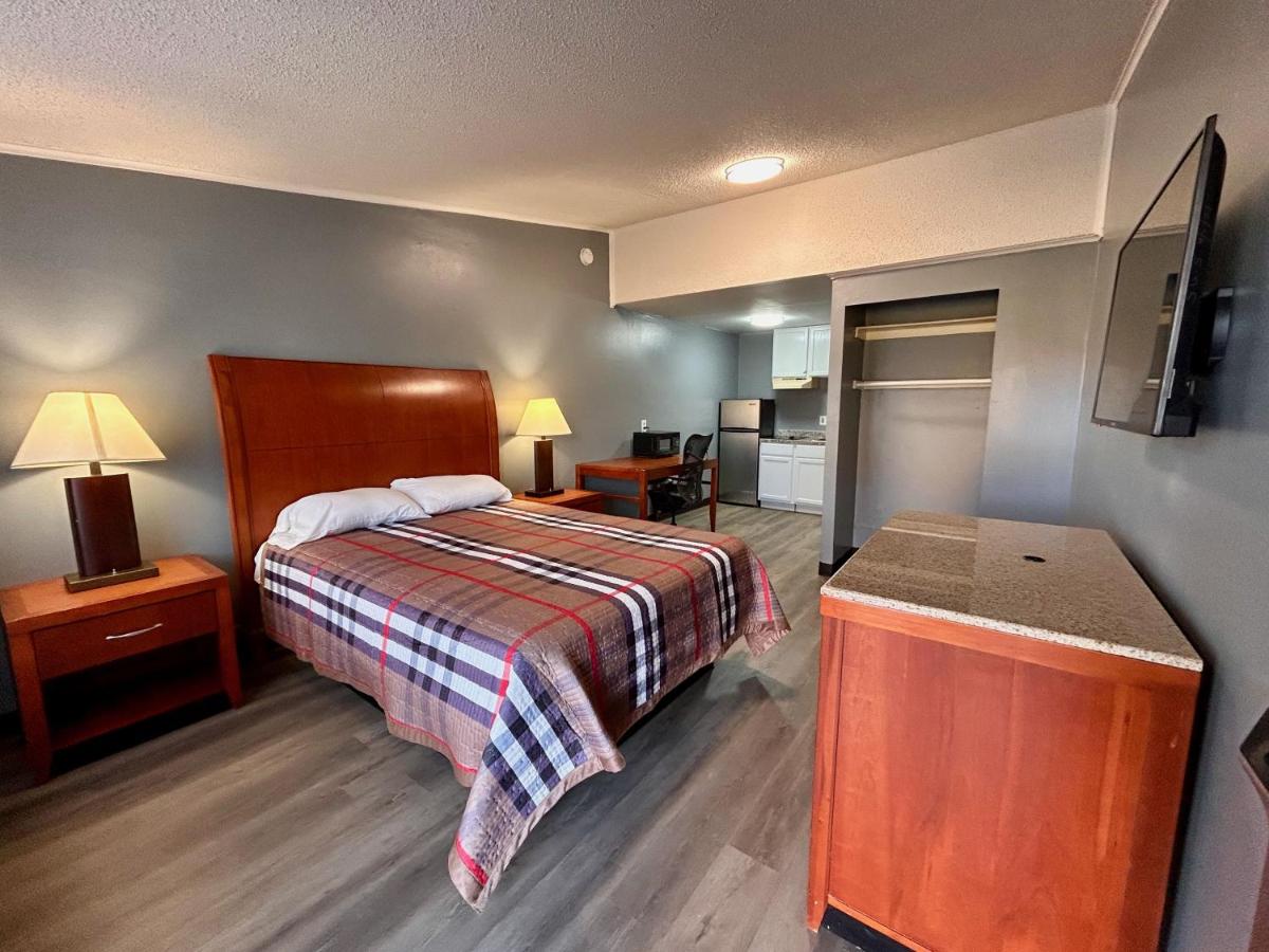Sunwestern Suites - Housity