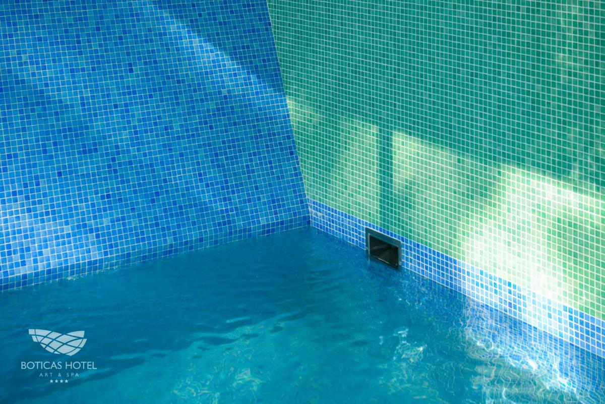 A piscina em ou perto de Boticas Hotel Art & SPA
