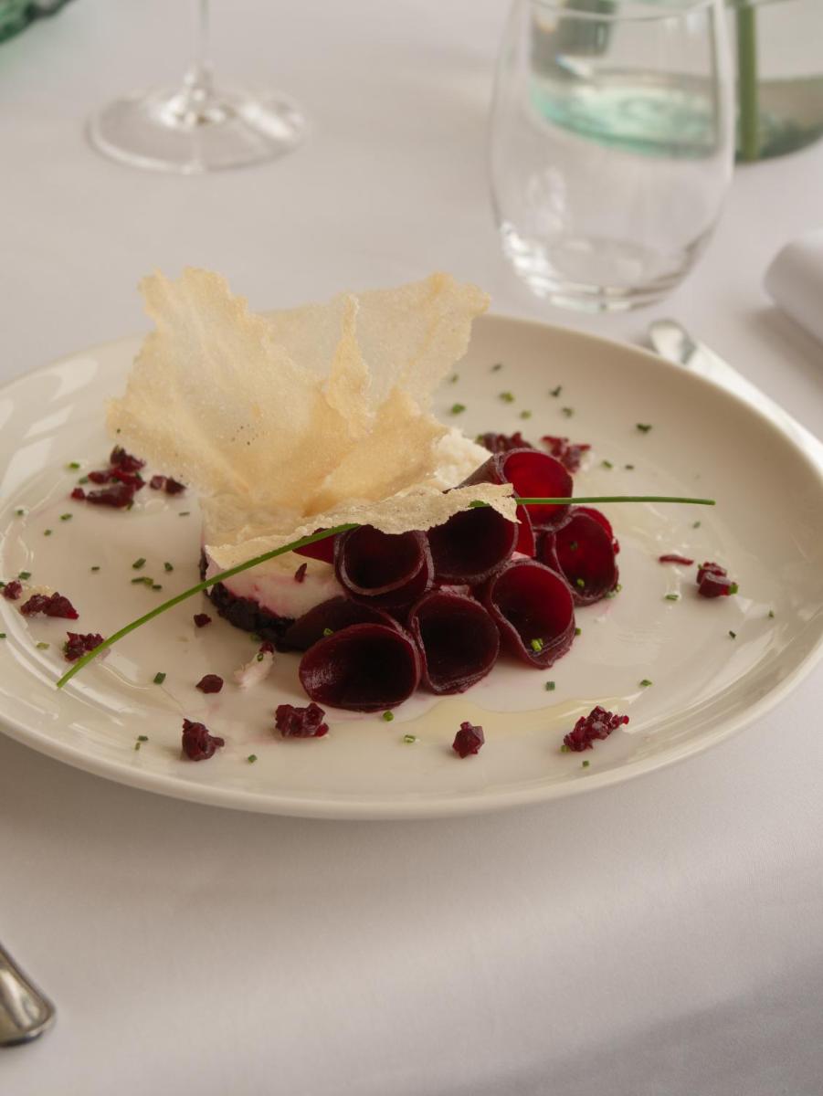 Comida en o cerca de este hotel