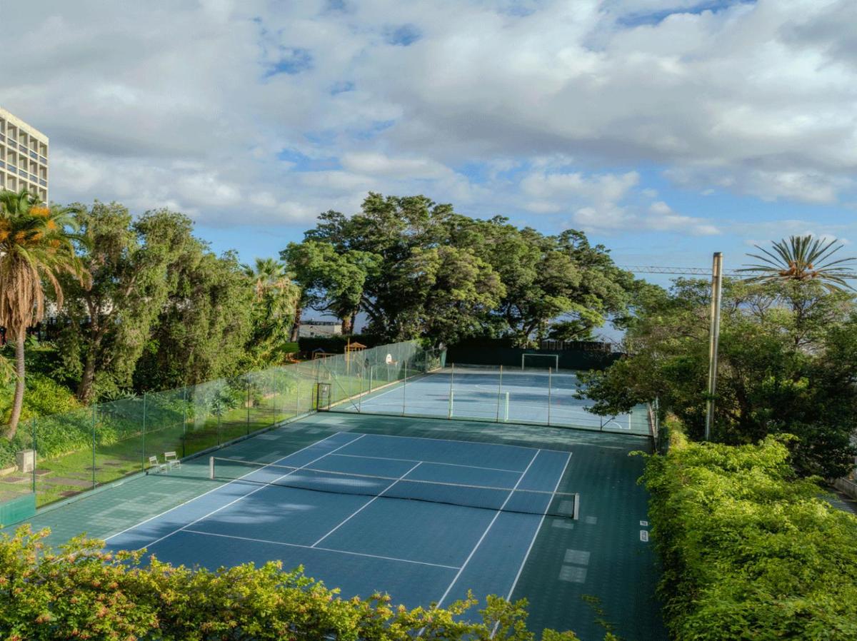 Comodidades para jogar ténis e squash em Pestana Casino Park Hotel & Casino ou nas proximidades