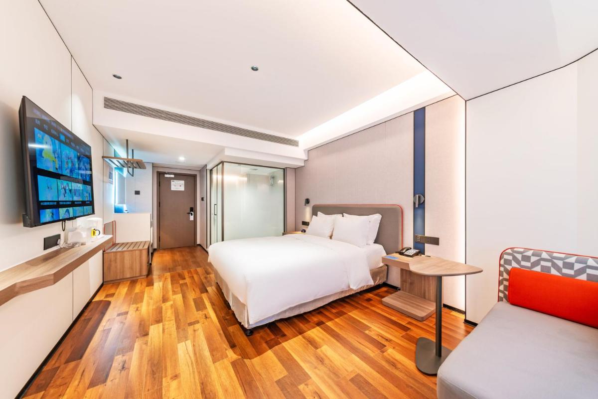 Holiday Inn Express Chengde Downtown, an IHG Hotel - Housity