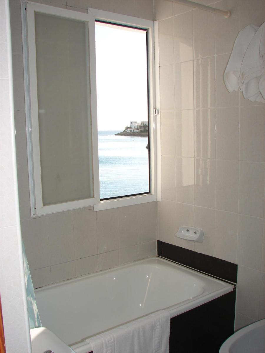 Hostal Talamanca - Housity