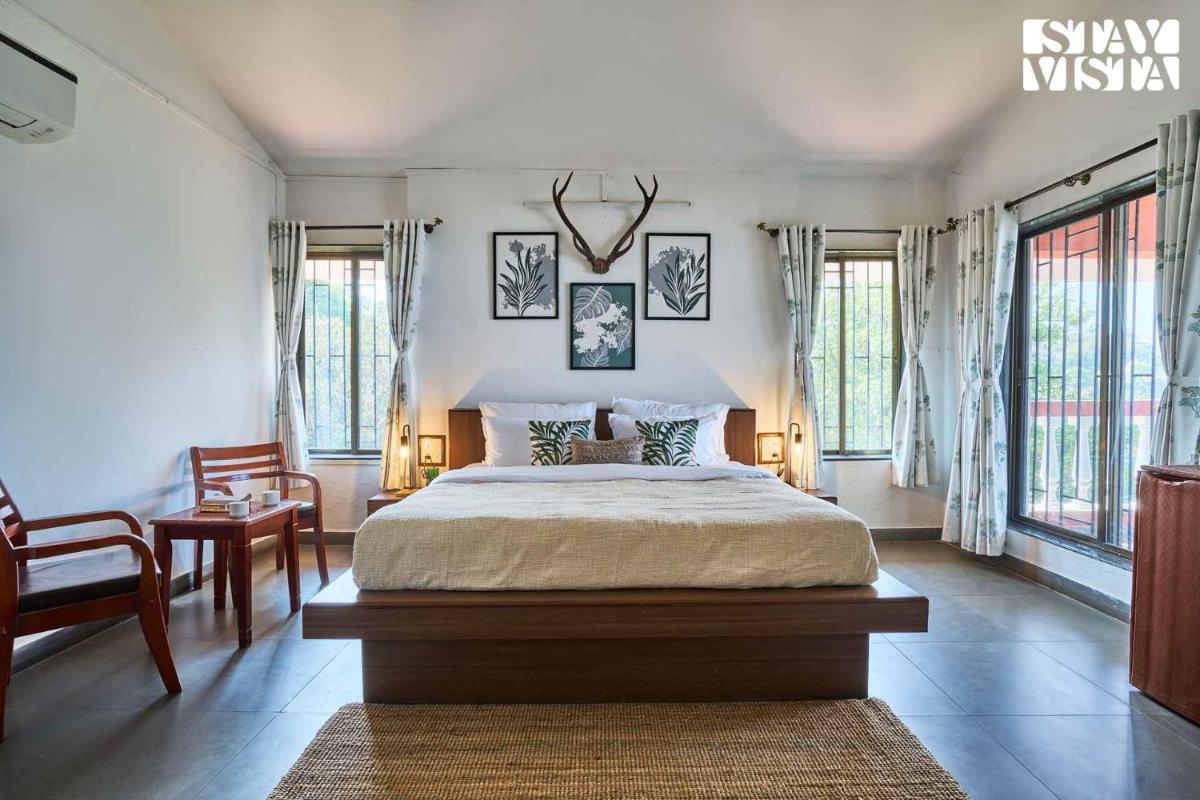 The Cliffhanger - Tarzan's Villa In The Wilderness - Housity