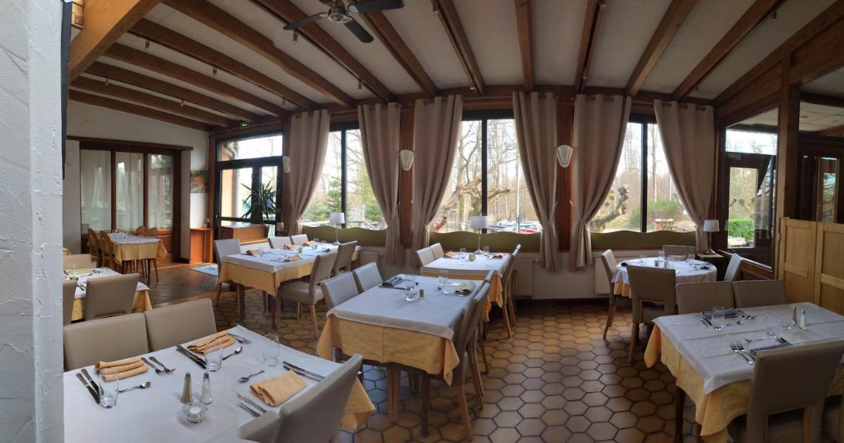 Restaurant ou autre lieu de restauration dans l'établissement Logis Hôtel Notre-Dame - restaurant ouvert midi et soir sauf dimanche soir