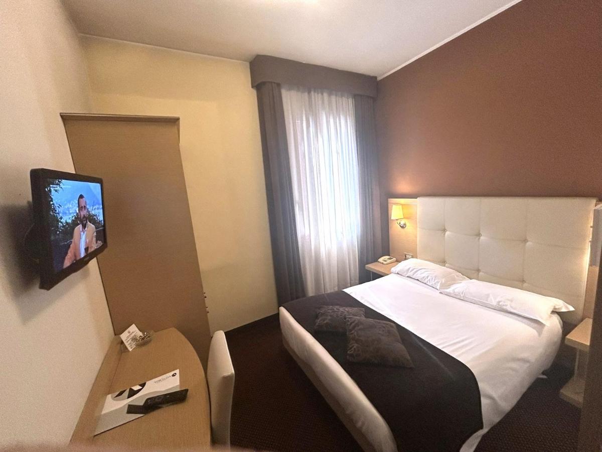 Hotel Vittoria - Housity
