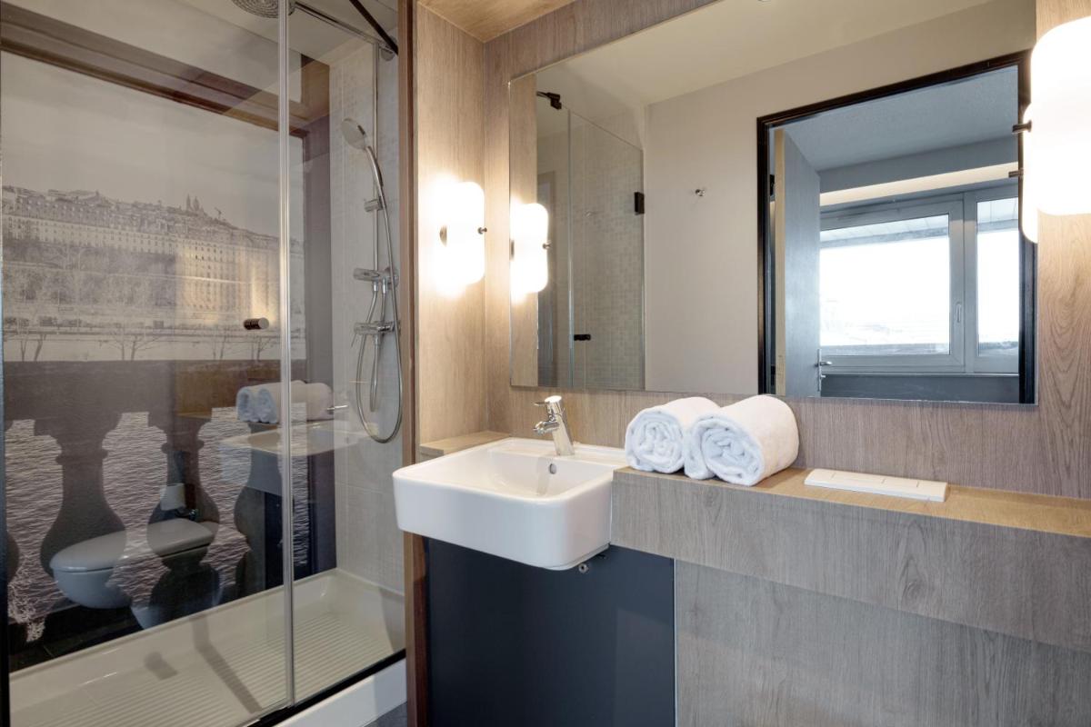 Campanile Blanc-Mesnil - Housity