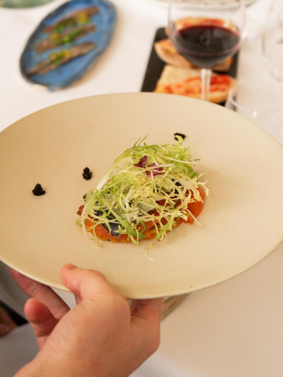 Comida en o cerca de este hotel