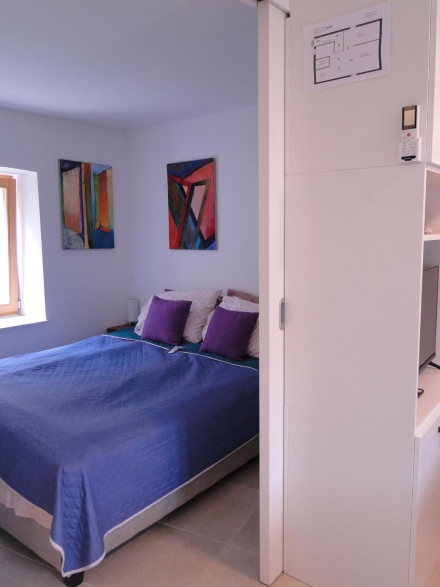 Heritage Apartments Kyra & Fox in Pitve, Hvar - Housity