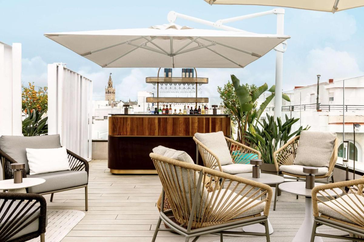 Un balcón o terraza de Radisson Collection Hotel, Magdalena Plaza Sevilla