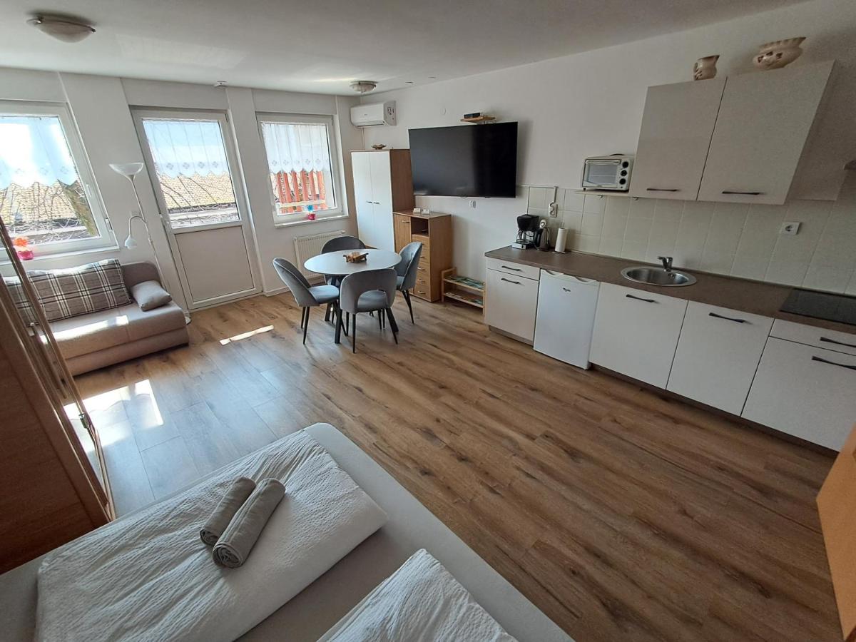 Apartment Honey Bee with SAUNA - Housity
