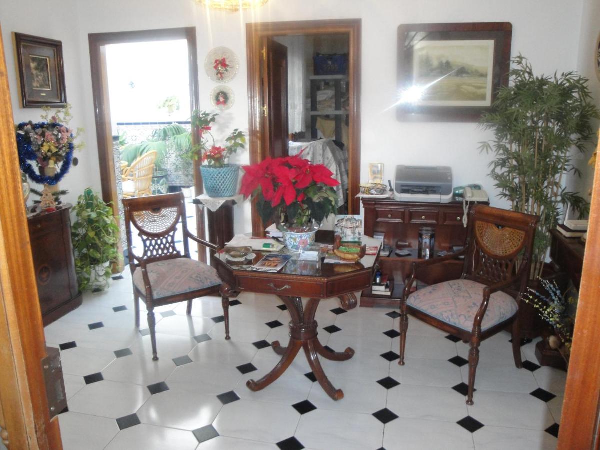 Hostal Málaga - Housity