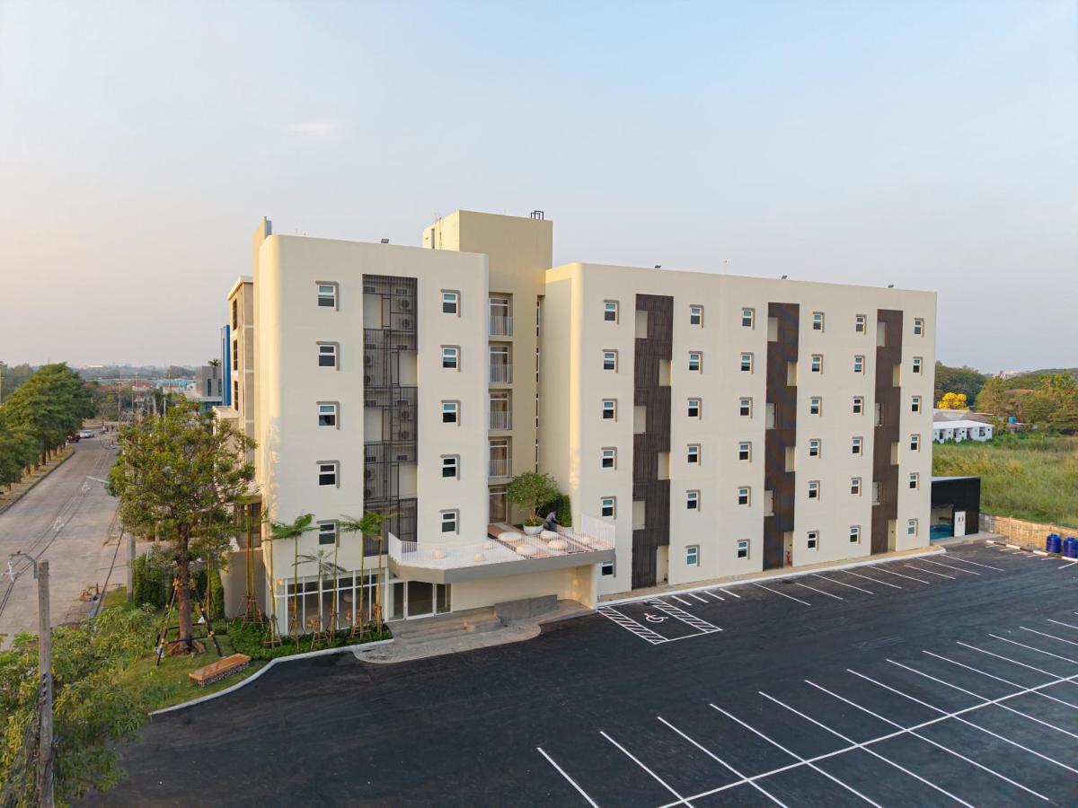 ezzenhotel Phitsanulok - Housity