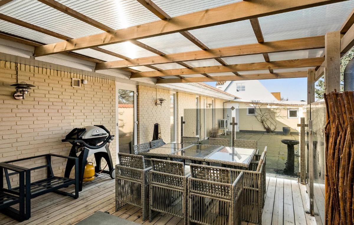 5 Bedroom Nice Home In Blokhus - Housity