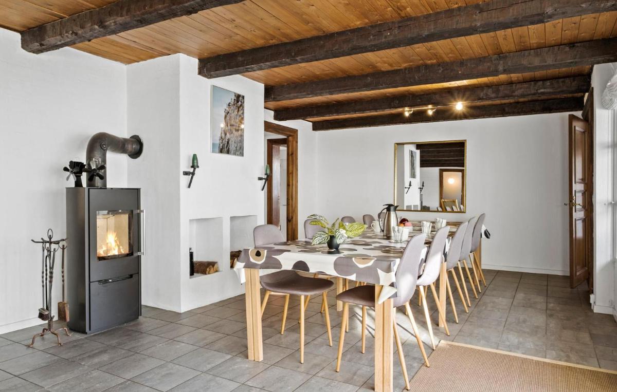5 Bedroom Nice Home In Blokhus - Housity
