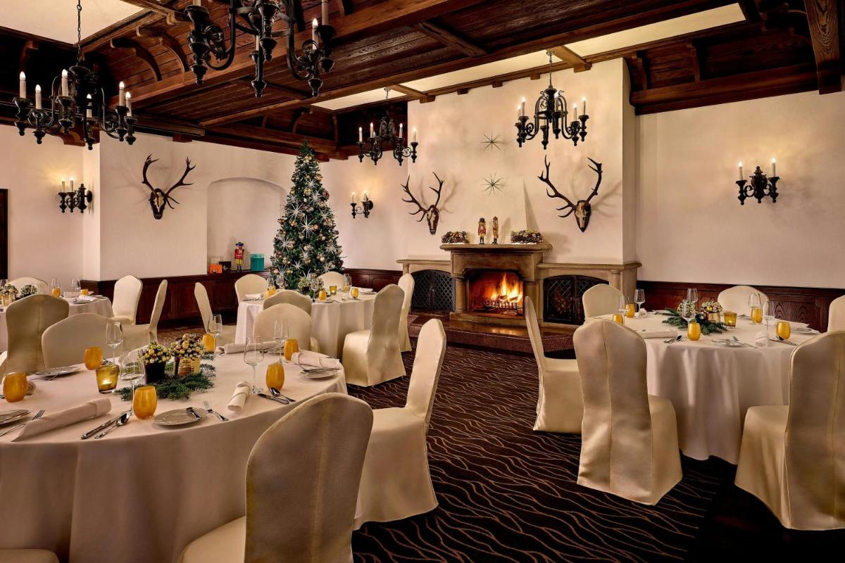 Ein Restaurant oder anderes Speiselokal in der Unterkunft The Westin Grand Berlin